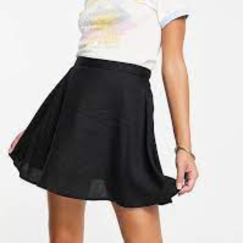 Monki Malina mini skater skirt in black